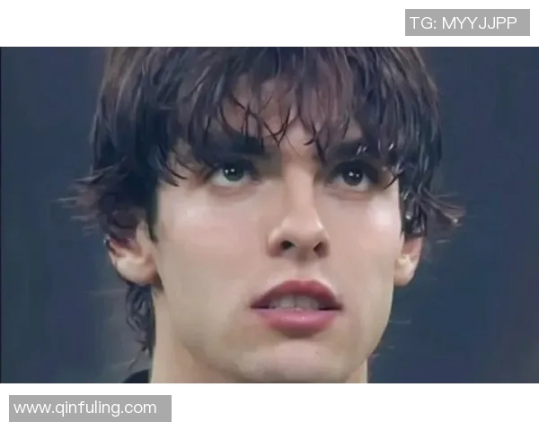 足球明星卡卡高清壁纸分享尽显球场风采与个人魅力的完美瞬间 足球明星卡卡高清壁纸分享尽显球场风采与个人魅力的完美瞬间