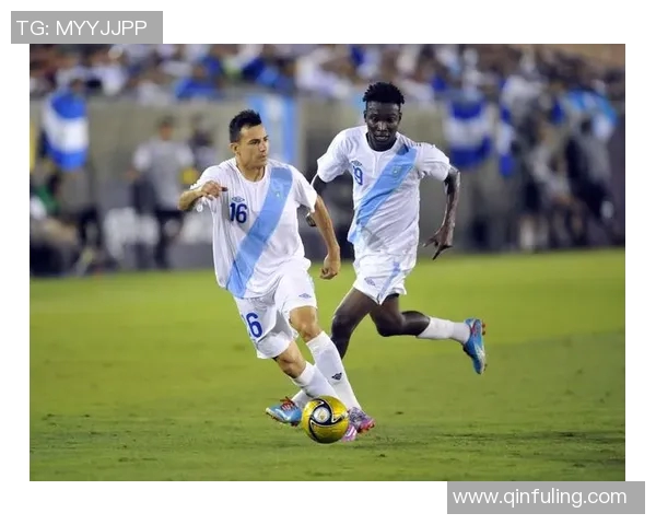 足球明星展现的运动精神与团队合作的力量之美 足球明星展现的运动精神与团队合作的力量之美